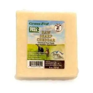 Grass Fed Raw Sharp Cheddar Goat Cheese | 8 oz